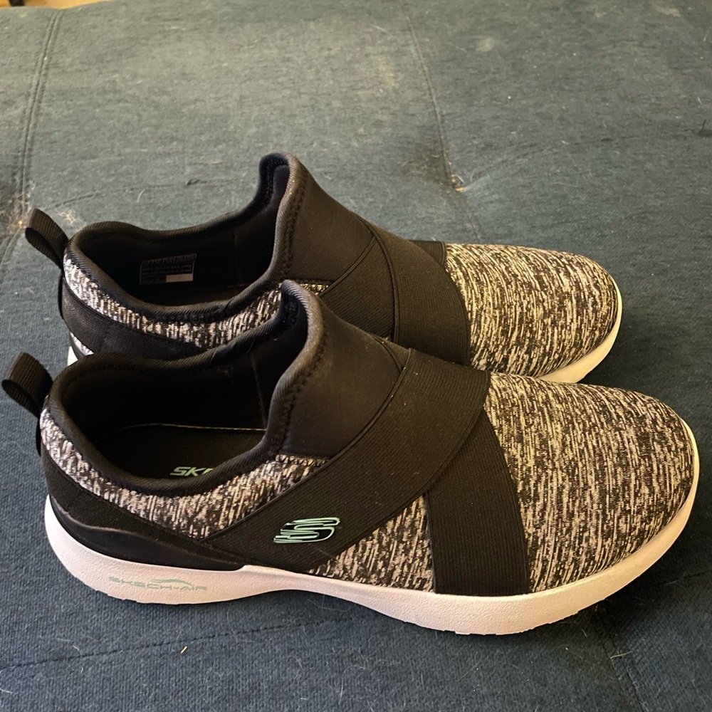 Slip on memory foam sketchers